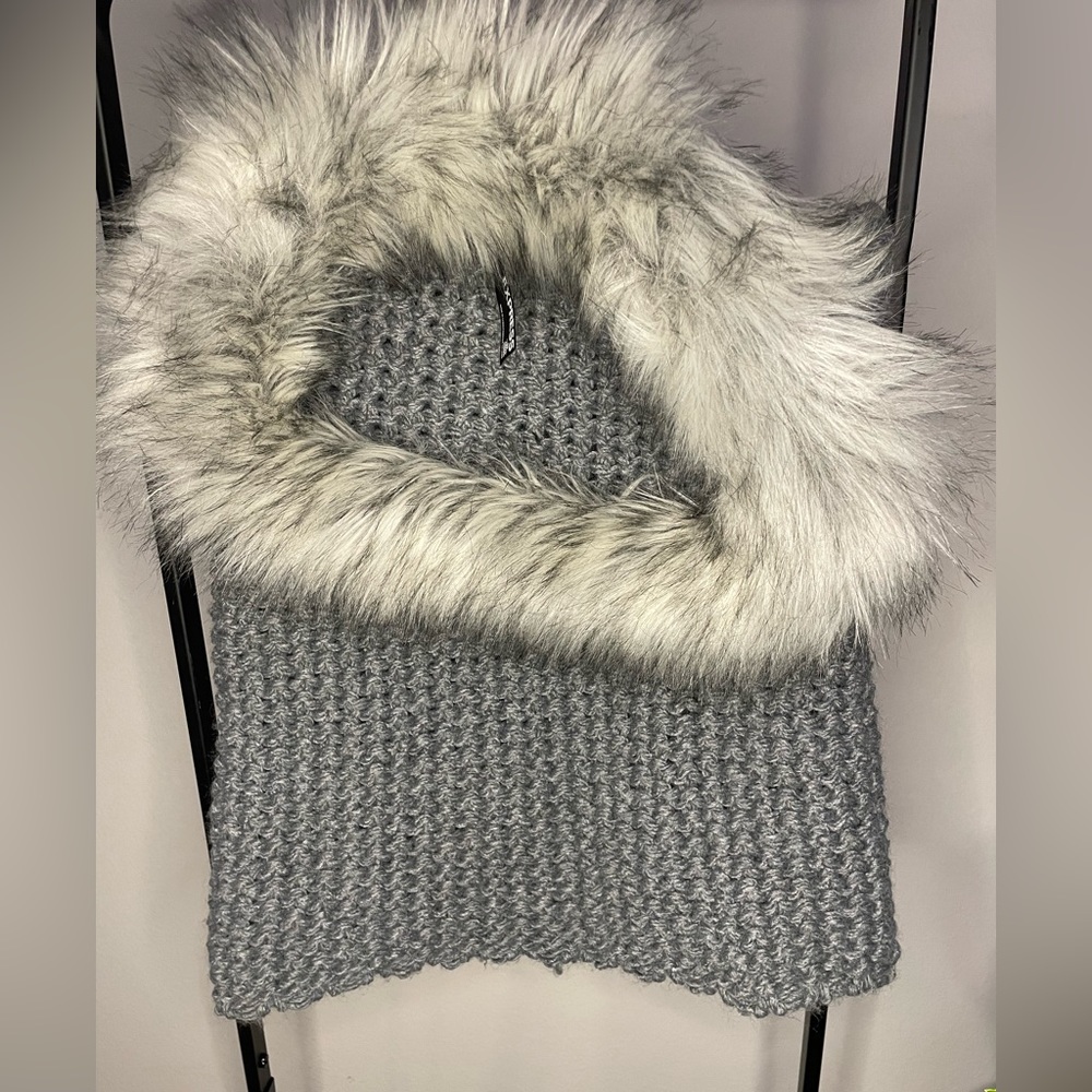 Express - Faux Fur & Knit Cowl // Scarf with Hood